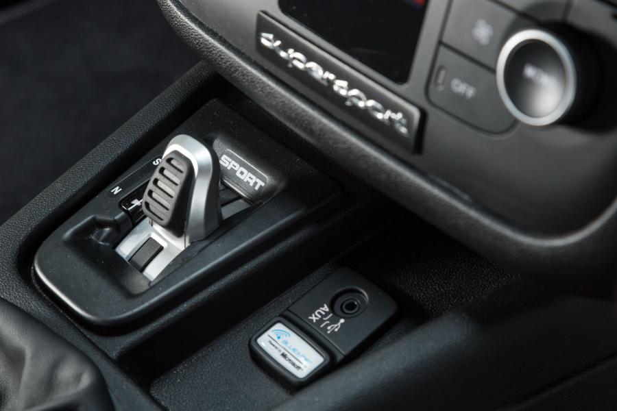 Детали интерьера Abarth Punto SuperSport (199) 2012 года  (фото 3 из 32)